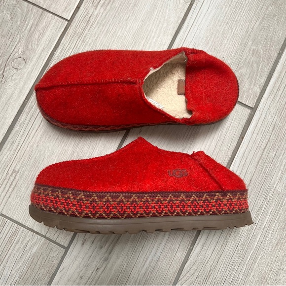 UGG Refelt Tasman Red Slipper Shoes 8 - Picture 1 of 9